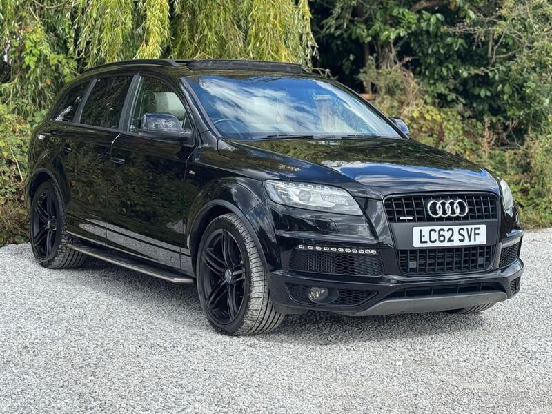 Audi Q7 view 3