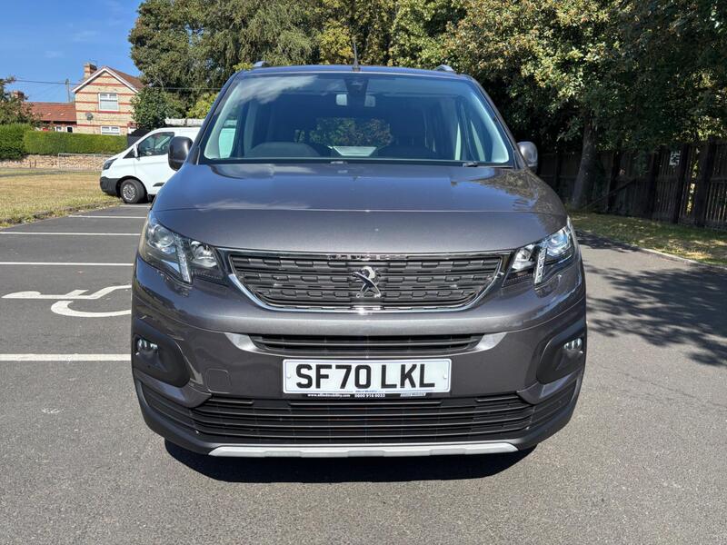 Peugeot Rifter view 2