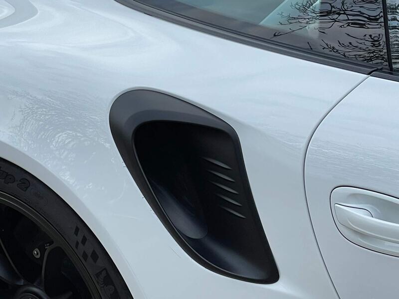 Porsche 911 view 22