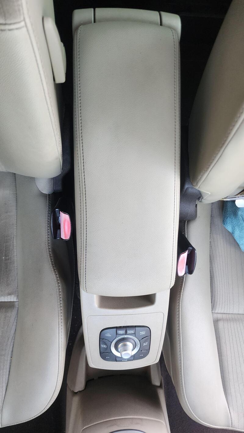 2010 Renault Scenic — photo 37