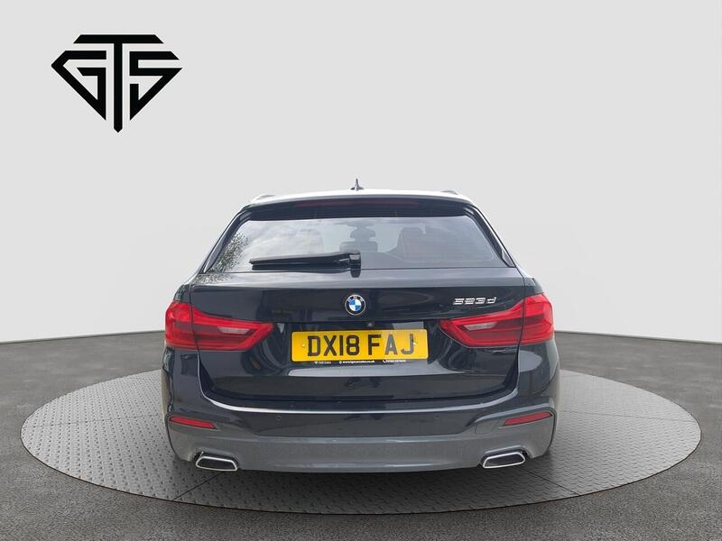 BMW 5 Series view 4