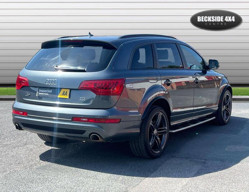 Audi Q7 view 3