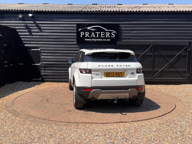 Land Rover Range Rover Evoque view 3