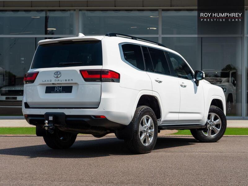 Toyota Land Cruiser view 2