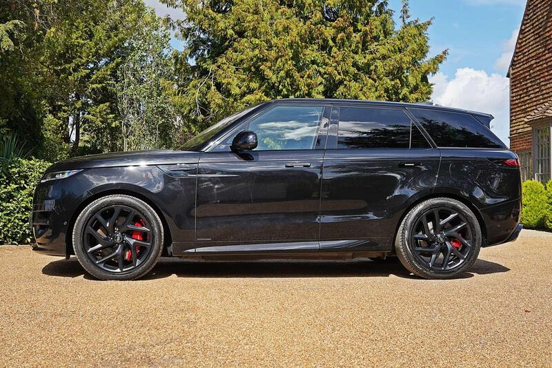 Land Rover Range Rover Sport view 2