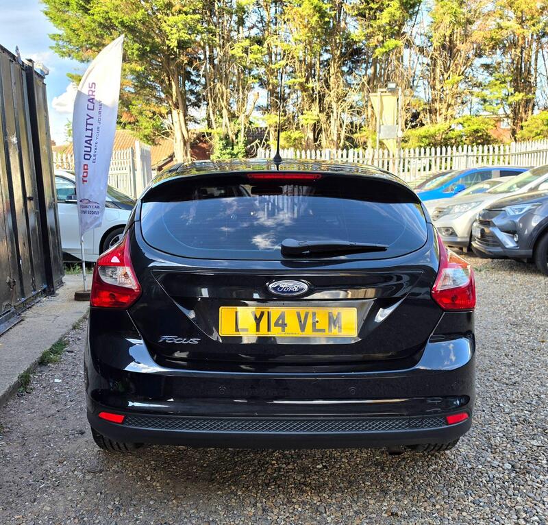 Ford Focus 1.6 Titanium Navigator Powershift Euro 5 5dr thumbnail 8