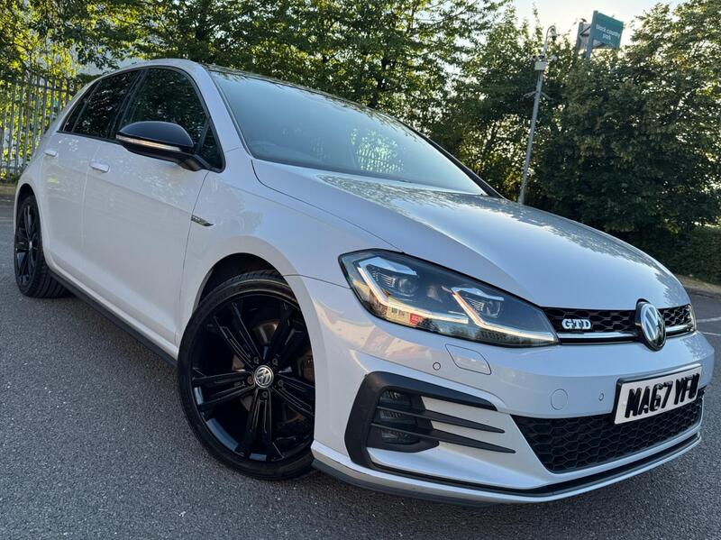 Volkswagen Golf view 4