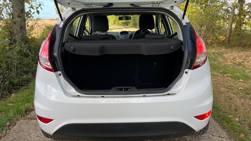 2013 Ford Fiesta — photo 21