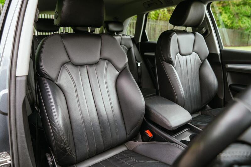 Audi Audi Q5 view 4