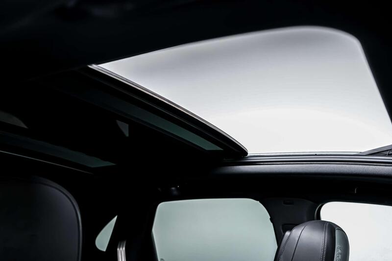 Porsche Cayenne view 3