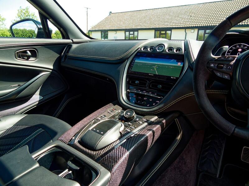 Aston Martin DBX view 37