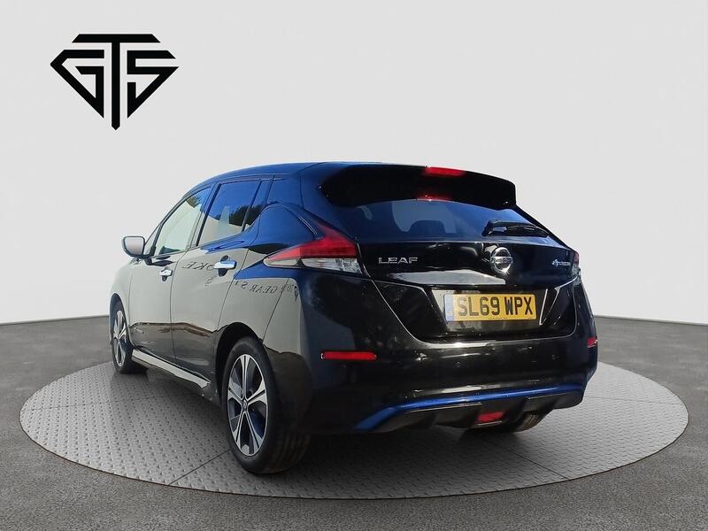 Nissan Leaf view 5