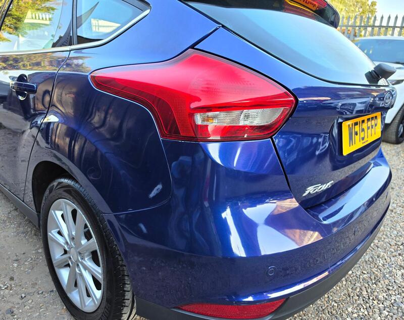 Ford Focus 1.6 Titanium Powershift Euro 6 5dr thumbnail 11