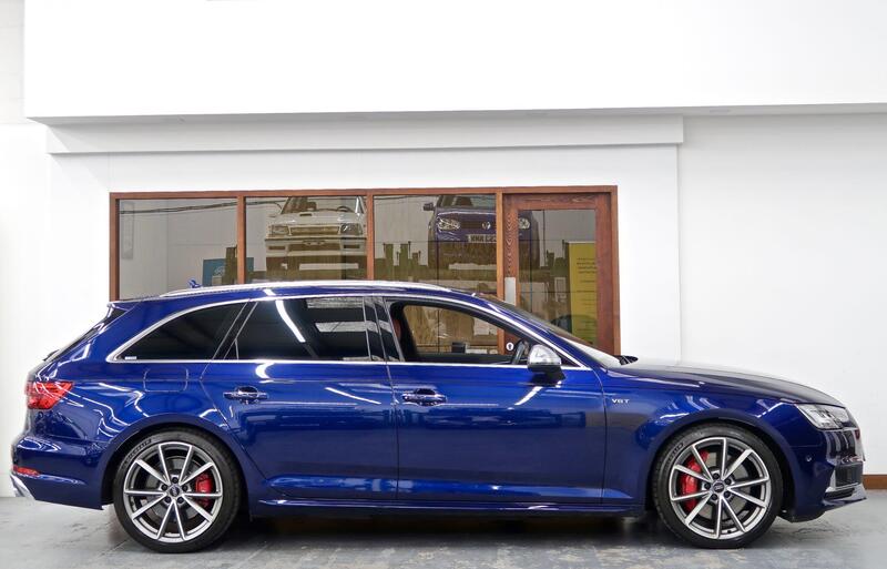 Audi S4 Avant view 6