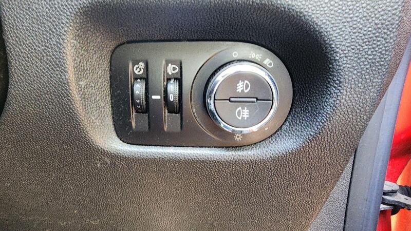 2013 Vauxhall Corsa — photo 29