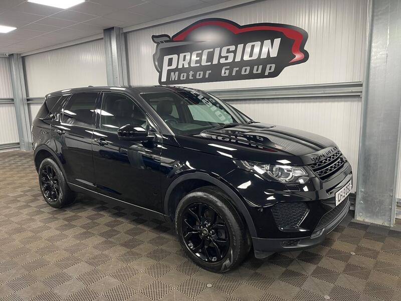 Land Rover Discovery Sport view 4
