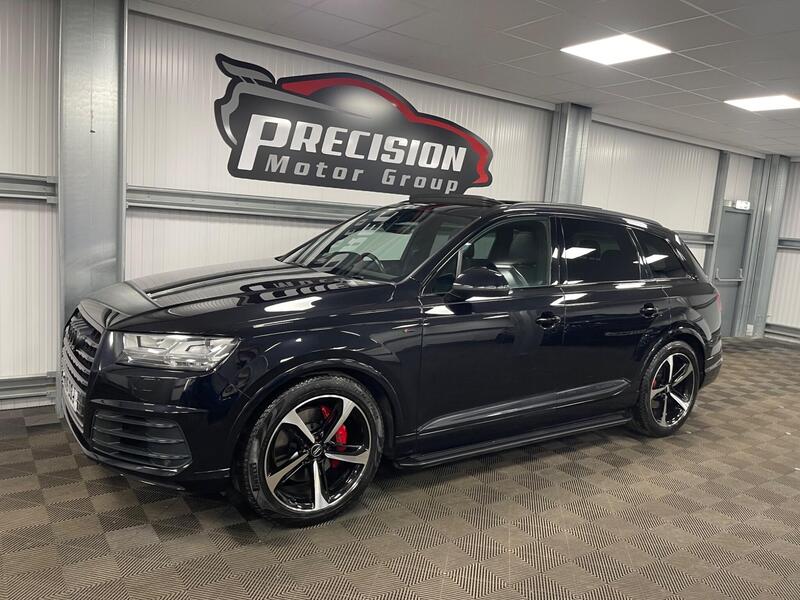 Audi Audi Q7 view 5