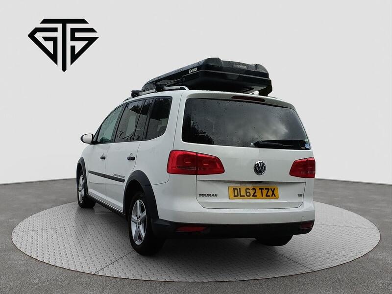 Volkswagen Golf view 5