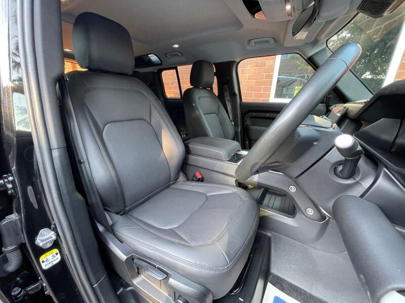 Land Rover Defender 110 view 4