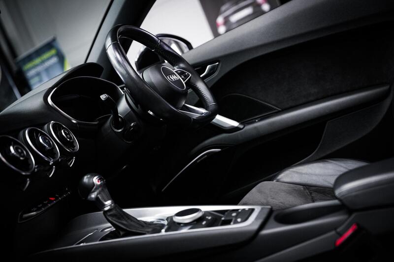 Audi Audi TT view 3