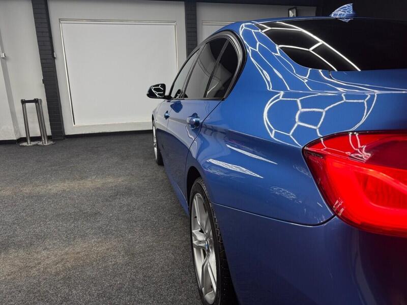 BMW 3 Series view 4