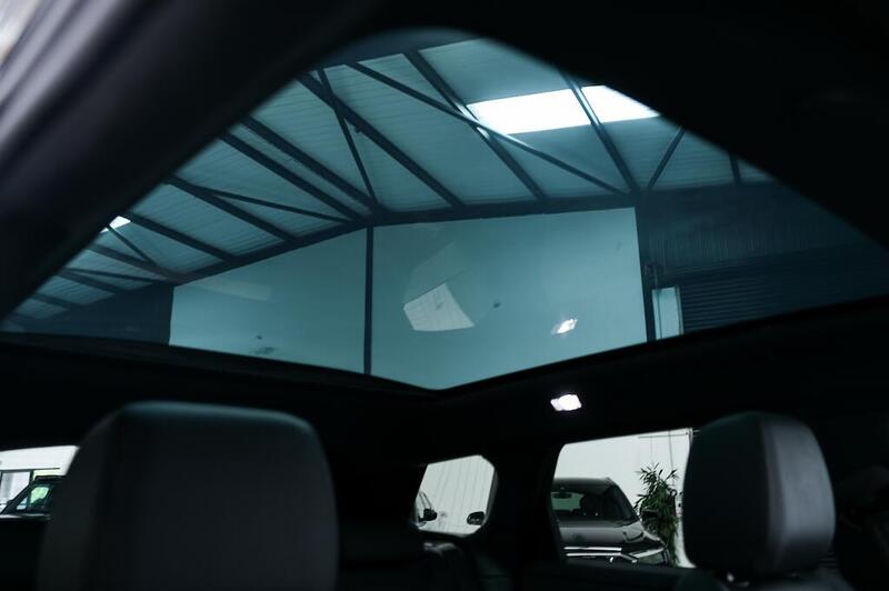 Land Rover Range Rover Evoque view 4