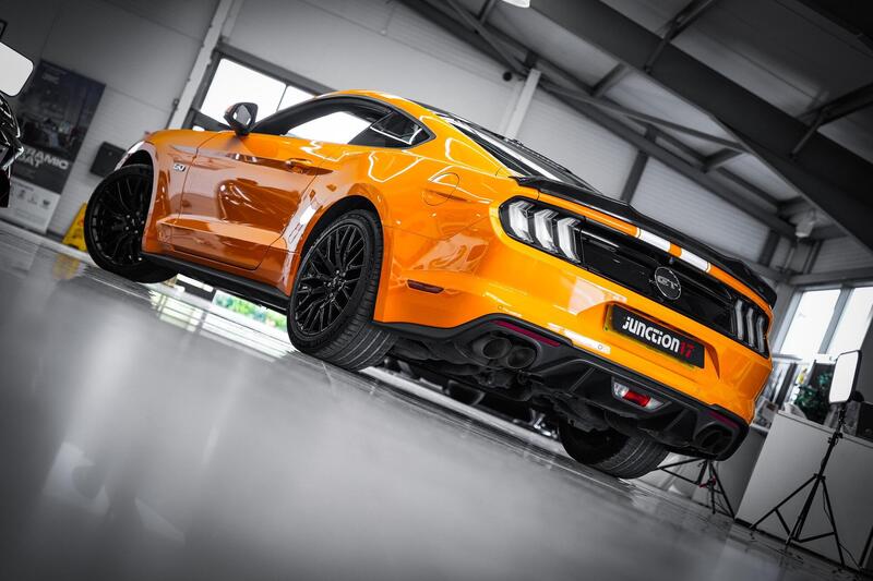 Ford Mustang view 6