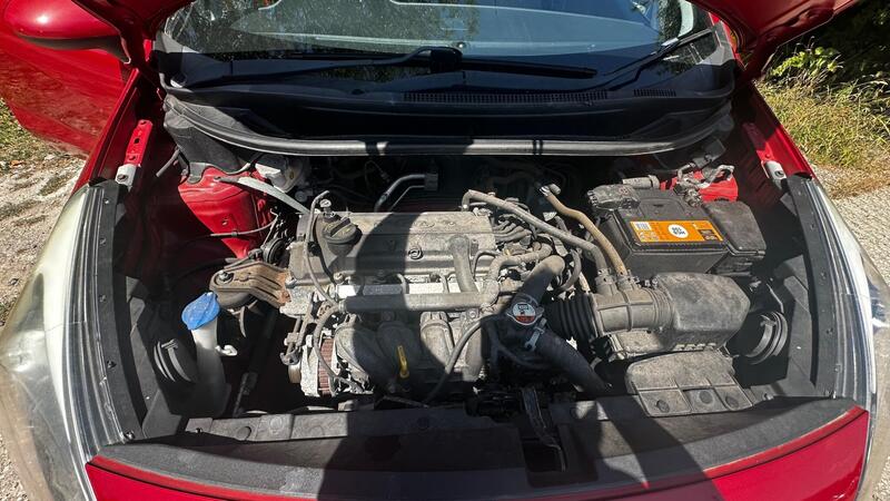 2015 Kia Rio — photo 25