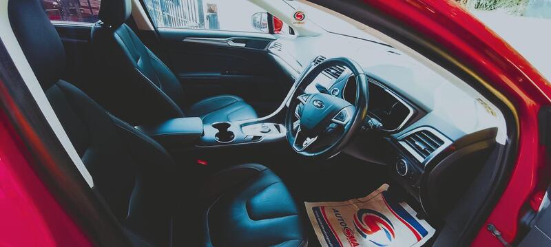 Ford Mondeo view 2