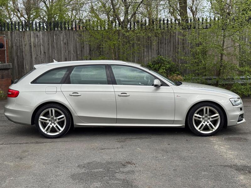 Audi A4 Avant view 5