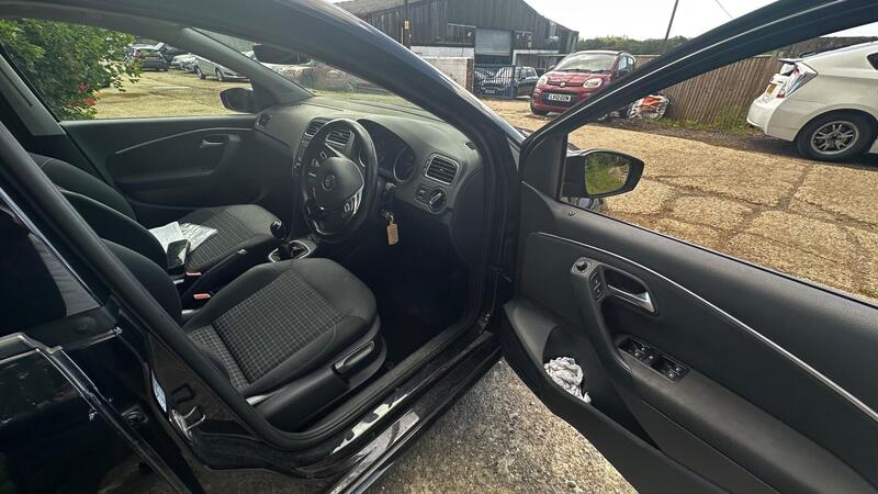 2017 Volkswagen Polo — photo 11