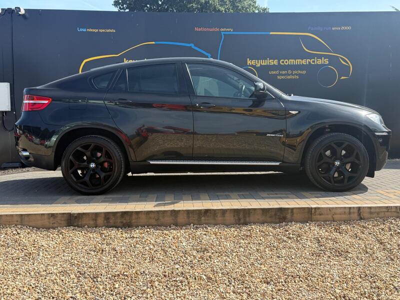 BMW X6 view 6