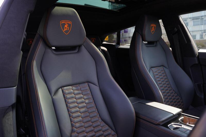 Lamborghini Urus view 3