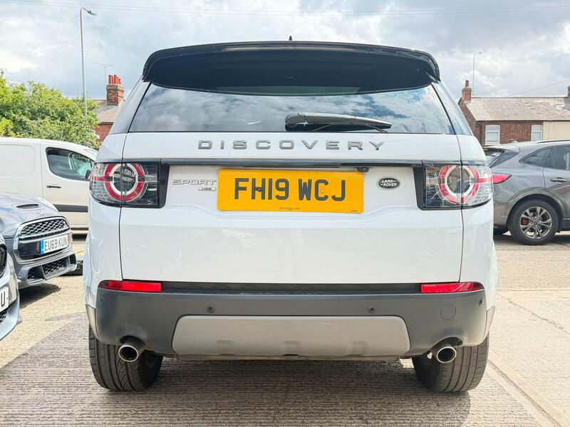 Land Rover Discovery Sport view 6