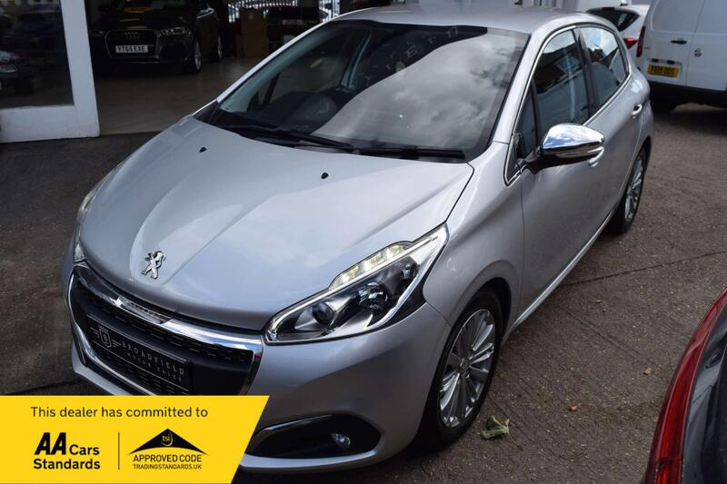 Peugeot 208 view 7