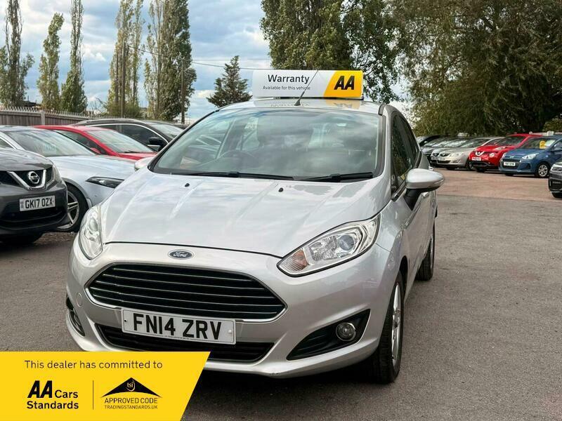 2014 Ford Fiesta 1.25 Zetec Euro 5 5dr photo 2