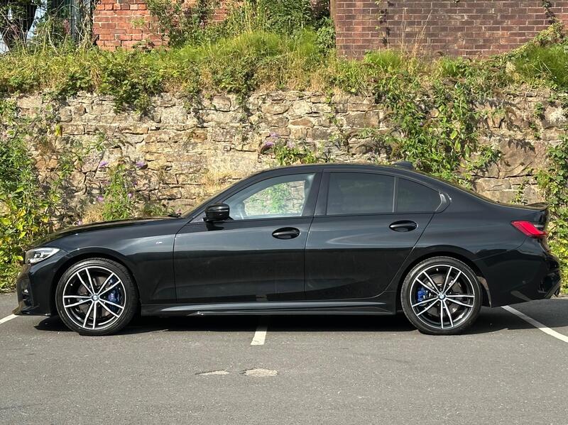 BMW 3 Series view 4
