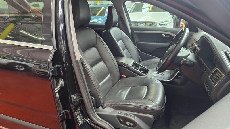 Volvo XC70 view 5