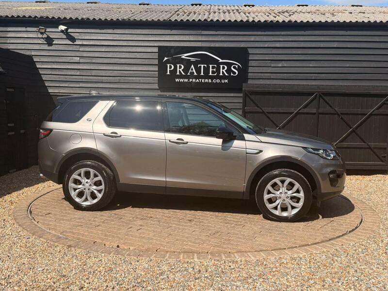 Land Rover Discovery Sport view 5