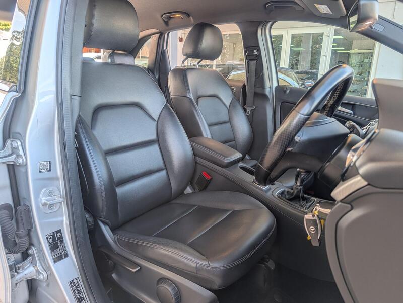 Mercedes-Benz B-Class view 3