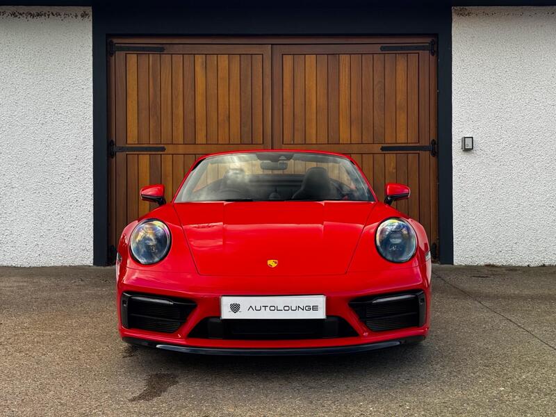 Porsche 911 view 5