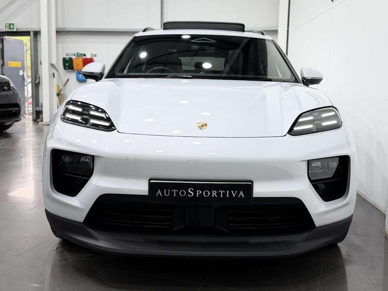 Porsche Macan view 6