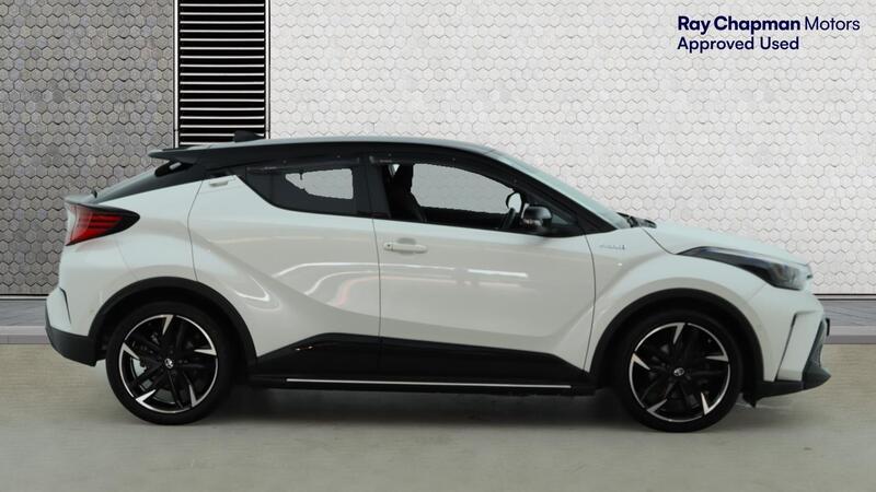 Toyota C-HR view 3