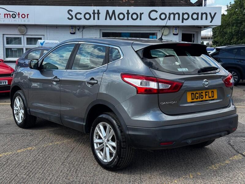 Nissan Qashqai view 2