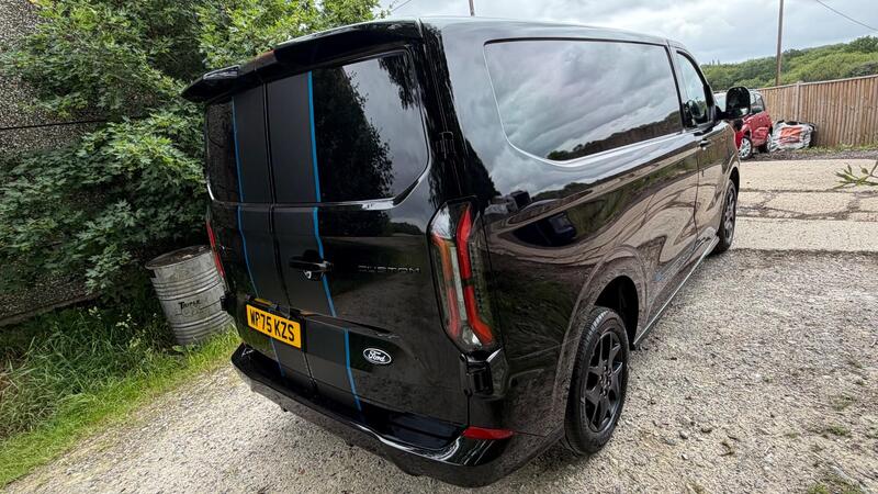 2025 Ford Transit Custom — photo 11