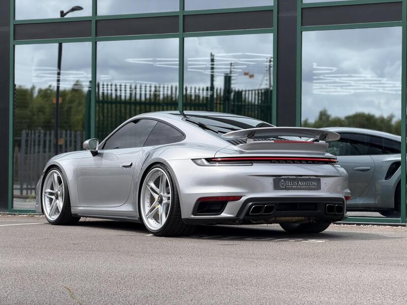 Porsche 911 view 2