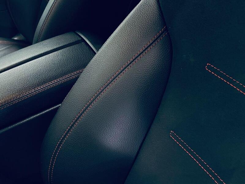 Mercedes-Benz Mercedes-Benz GLB view 6