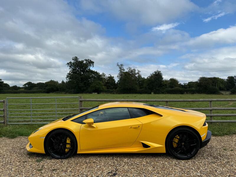 Lamborghini Huracan view 5