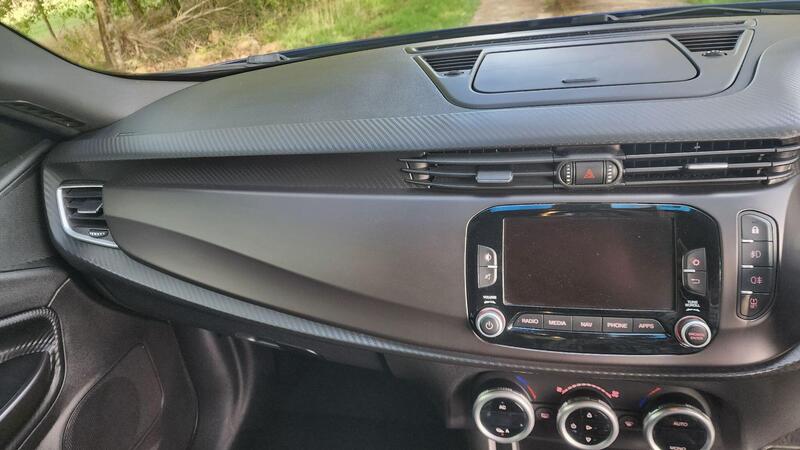 2017 Alfa Romeo Giulietta — photo 34