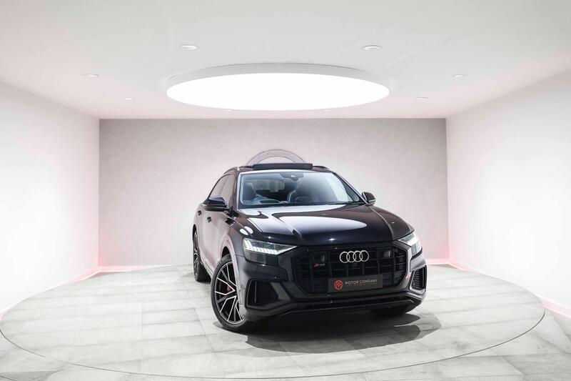 Audi SQ8 view 5
